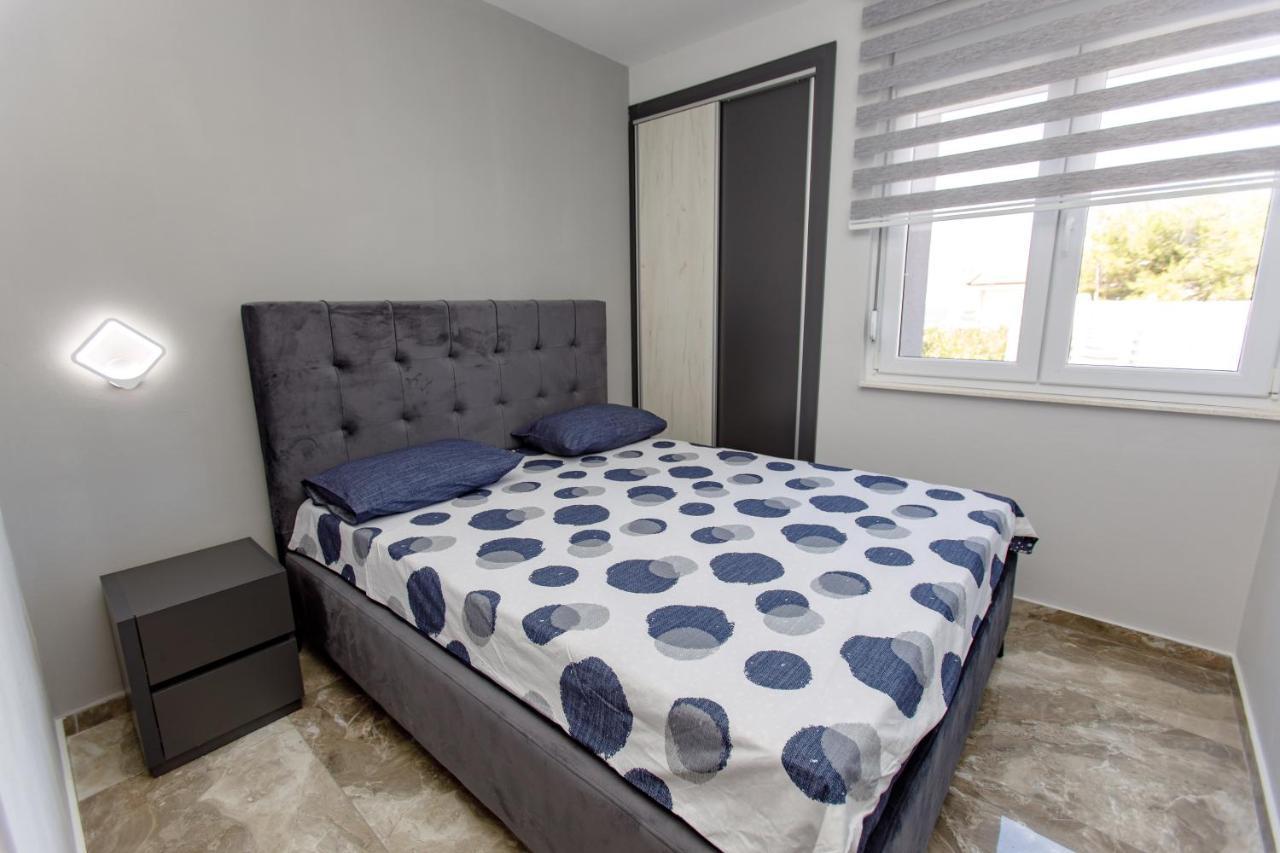 Posejdon Lux Appartement Utjeha Buitenkant foto