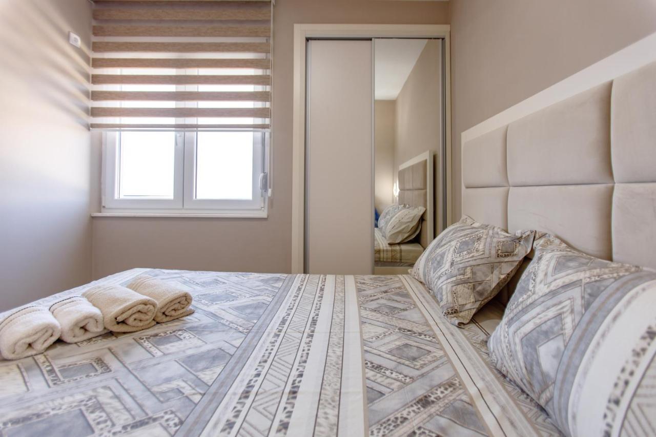 Posejdon Lux Appartement Utjeha Buitenkant foto