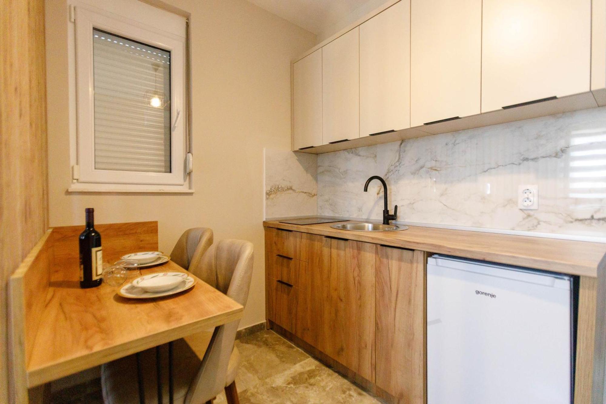 Posejdon Lux Appartement Utjeha Buitenkant foto